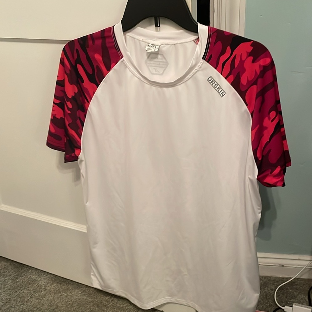 A lightweight, sweat proof teeshirt. Barely used
